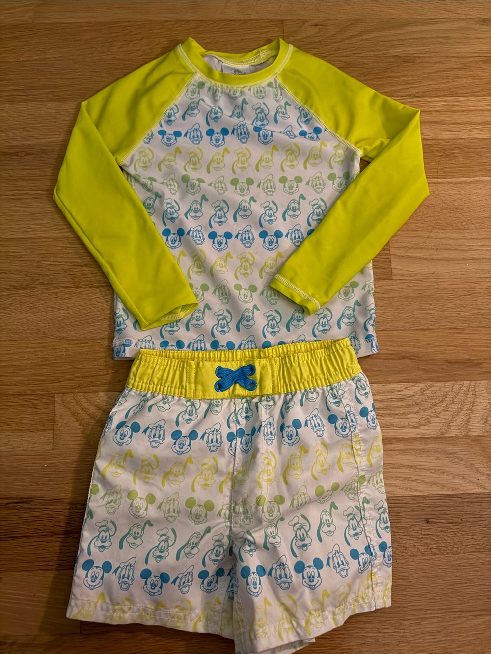 Disney Kids boys matching Mickey Mouse rashguard (size 4) & Swim Trunks (size 3)